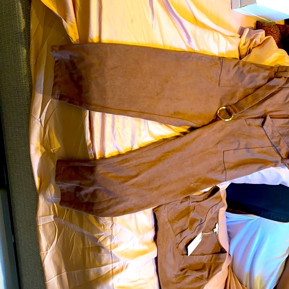 Two piece set - Picture 3 of 4